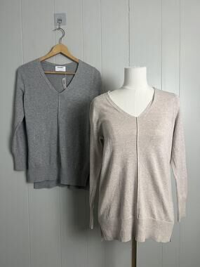 Old Navy Tunic Sweater Lot Womens Small Gray Beige V Neck High Low Knit Pullover